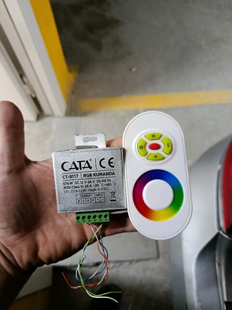 ŞERİT LED KUMANDALI FONSİYONLARI ÇOKTUR ELLE DOKUNMATIKLİDİR