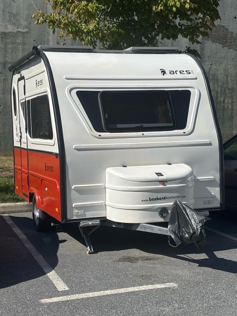 Ailece Keyifle Kullanılmış, Temiz ve Bakımlı Çekme Karavan