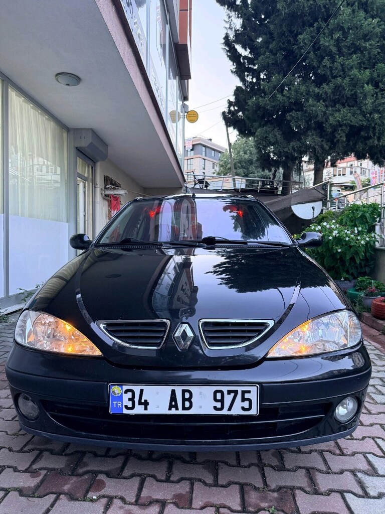 Safkan benzinli hiç LPG görmemiştir 2.0 2000 model.288000 km - 3