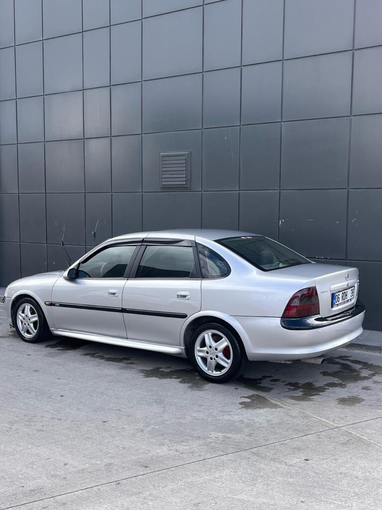 OPEL VECTRA B - 3