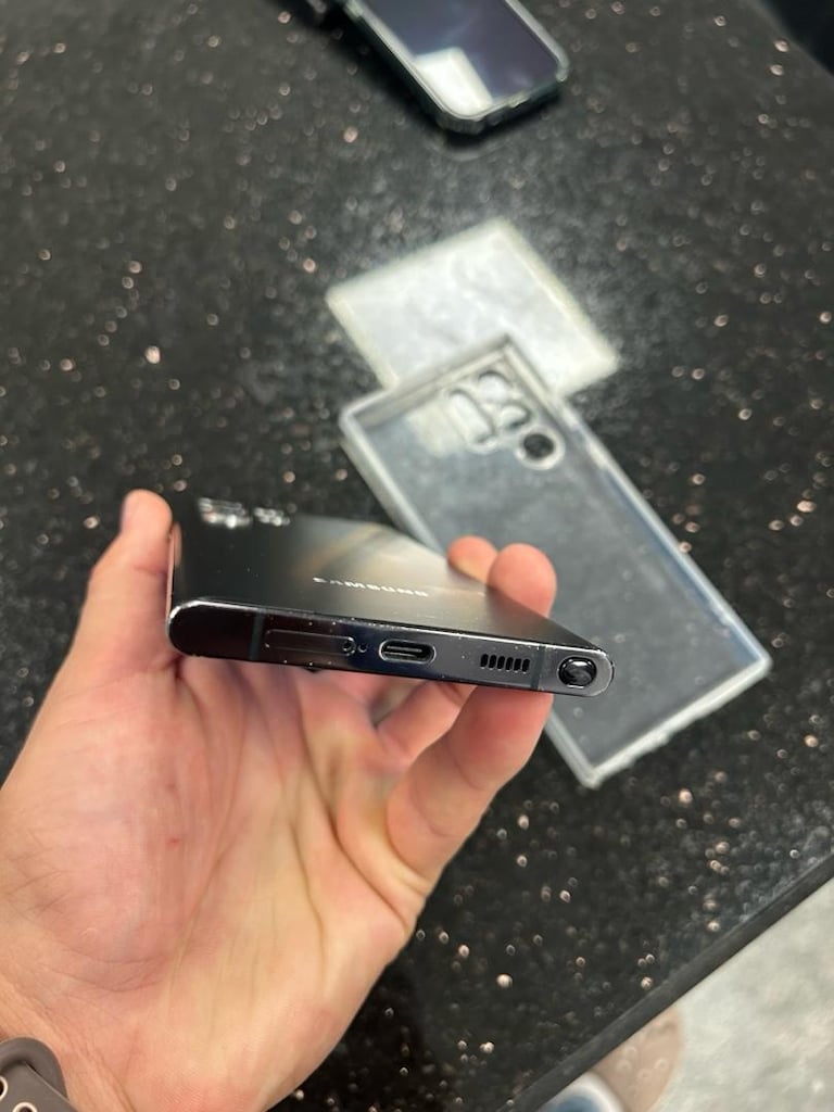 SAMSUNG S22 Ultra - 2