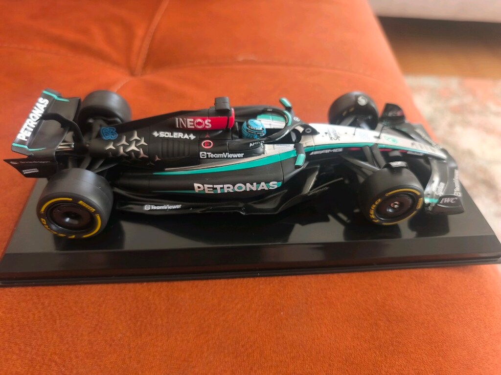 mercedes amg F1 W15 E performance George Russel aracı - 2