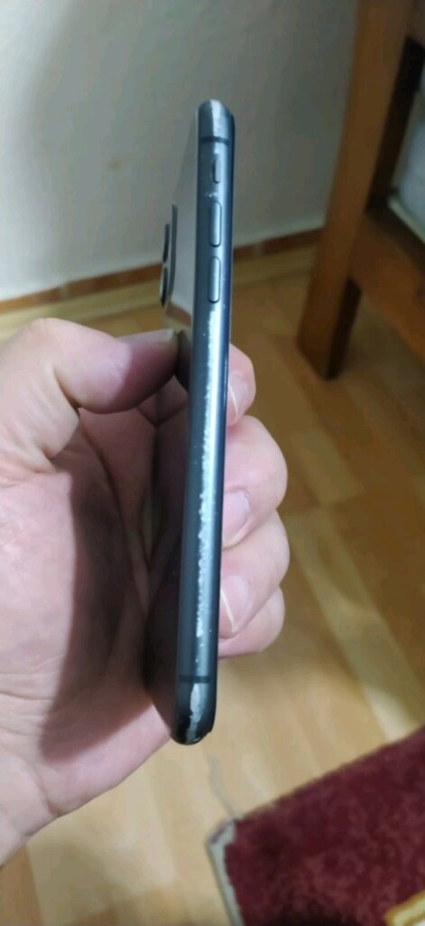 iPhone 11 YD 64 GB - 11