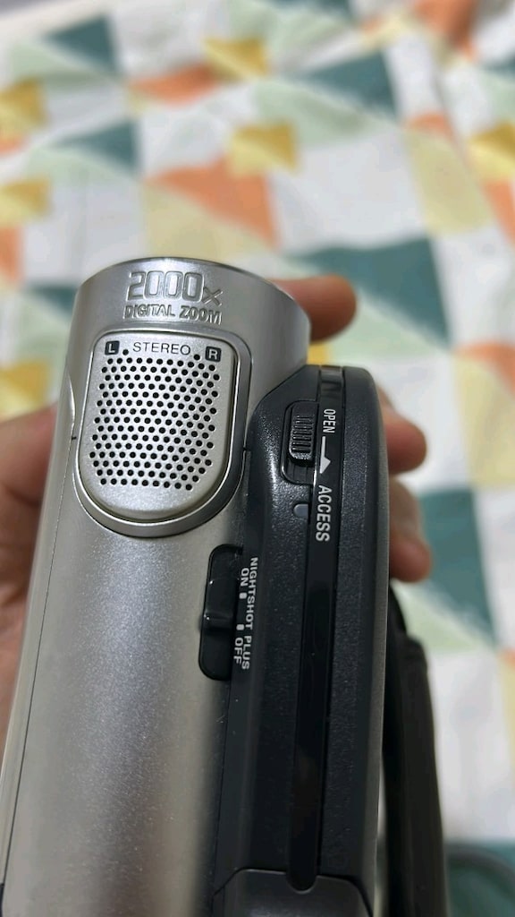 SONY DCR DVD 106 E - 3