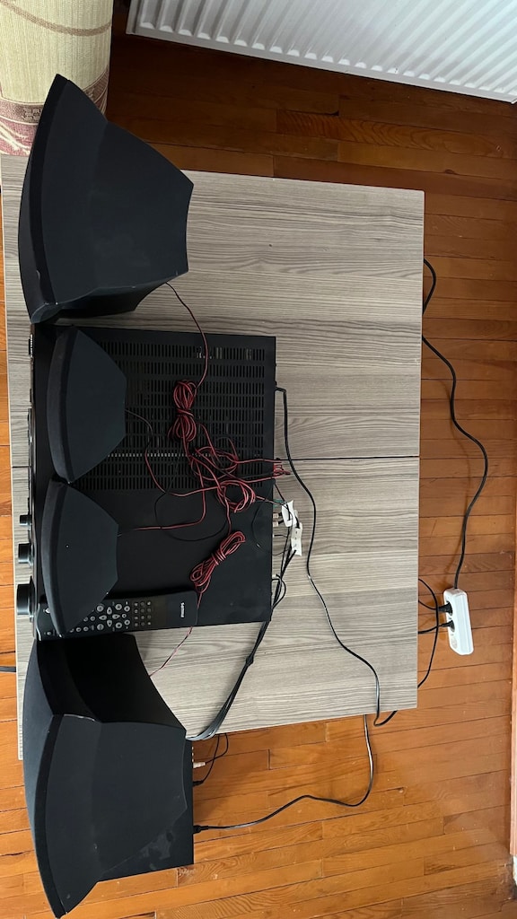PHILIPS FR 740 SURROUND SES SİSTEMİ + DVD + 4 ADET HOPARLÖR - 7