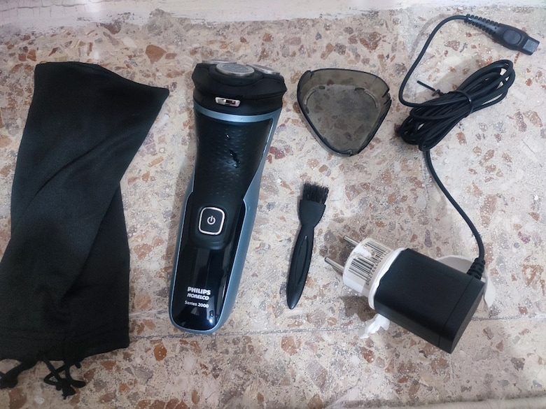 Philips Norelco 2000 traş makinesi - 2
