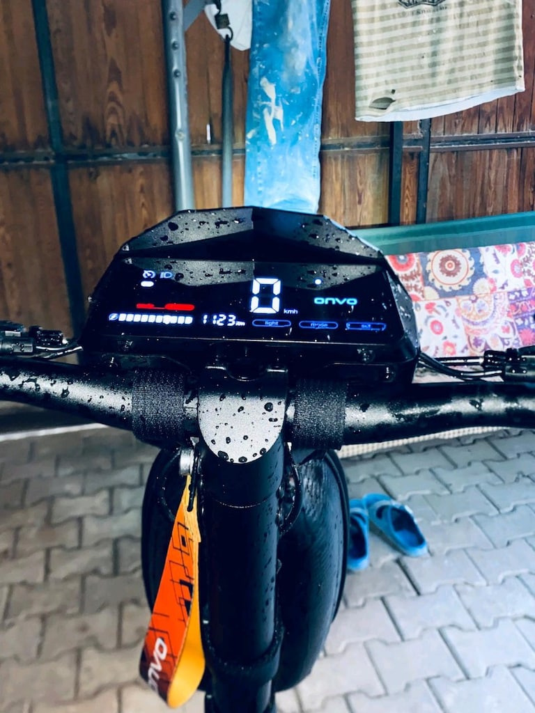 ONVO MX01 Scooter - 11