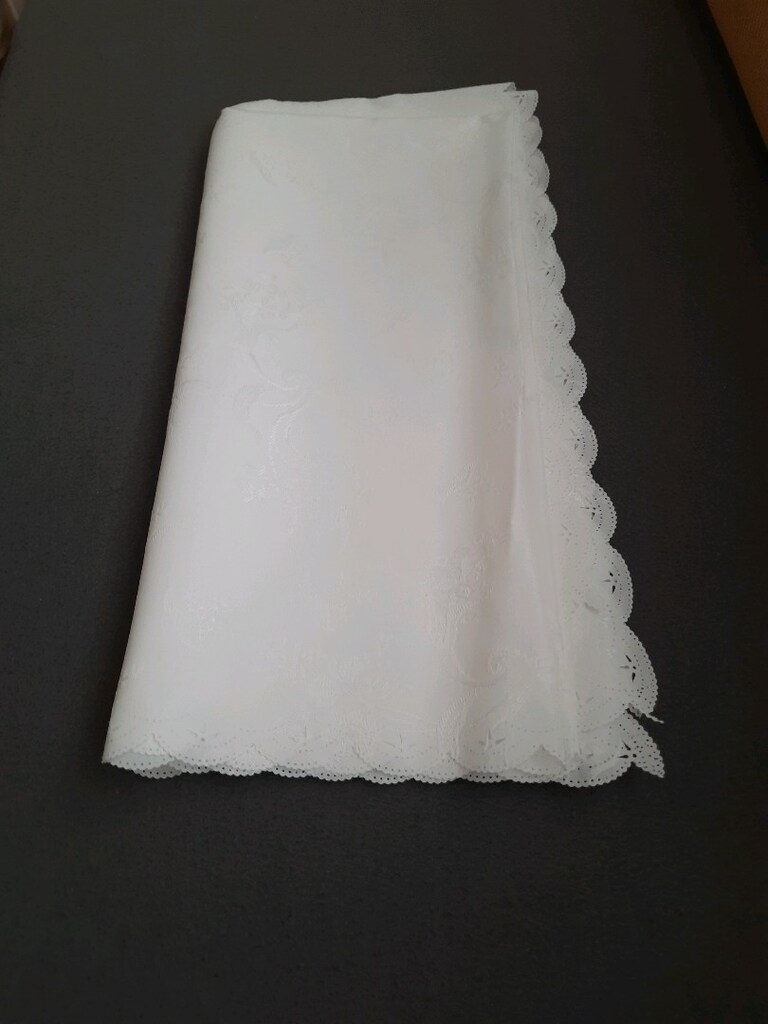 AKÇAY:SIFIR DİKDÖRTGEN DERTSİZ MASA ÖRTÜSÜ.EBAT 160*80 CM RENK:BEYAZ - 2