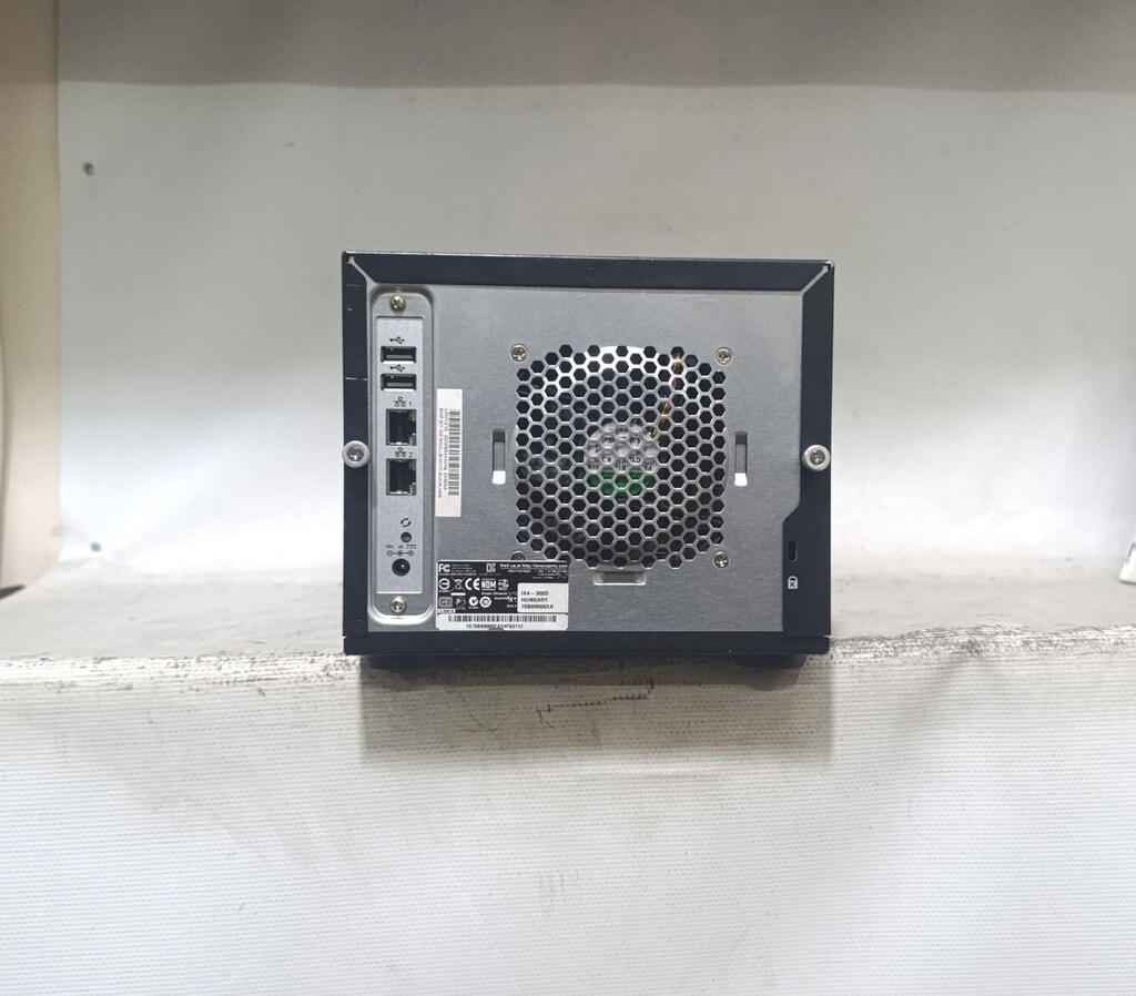 LENOVO IX4-300D 4 HARD DİSK YUVALI NAS CİHAZI - 2