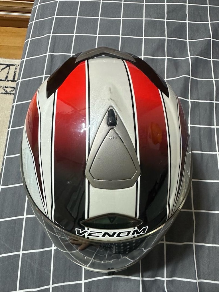 venom kask - 3