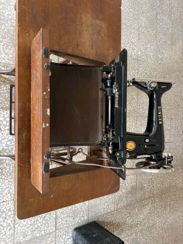 Singer dikiş makinesi masası ile birlikte - 2