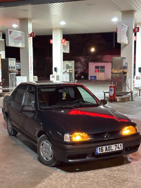 Renault 19