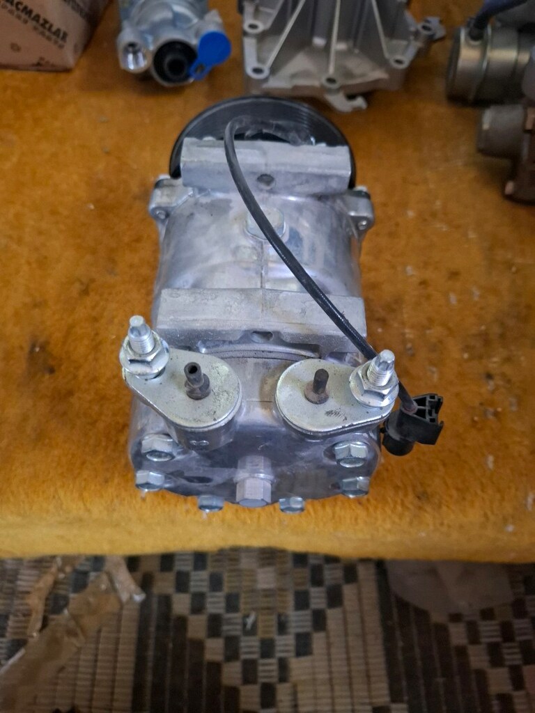satılık ford cargo 4142 klima komprasörü - 4