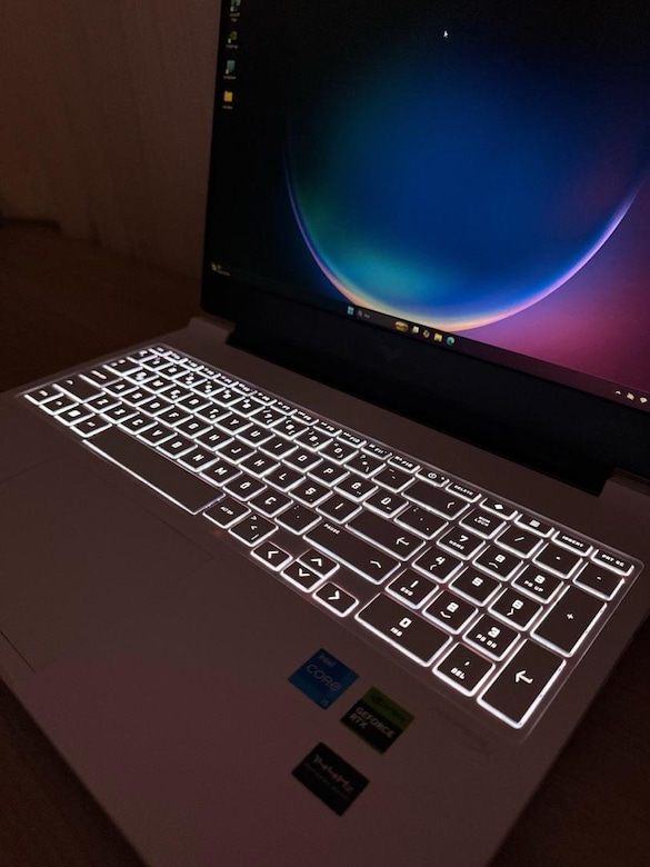 Şık Beyaz HP Victus 16 | i5-14500HX | RTX 4050 6GB | 16GB DDR5 1TB SDD - 10