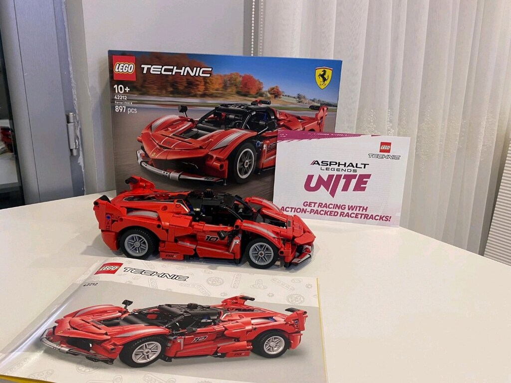 FERARRİ FXX K LEGO TECHNIC - 4