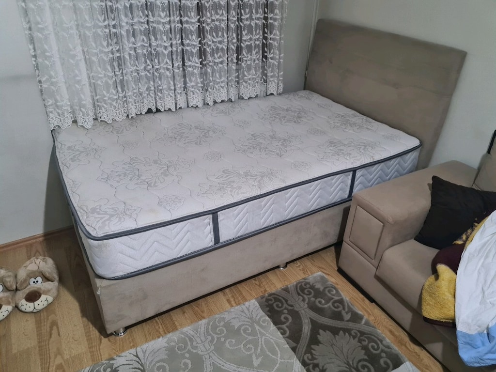 Satılık 1.5 kişilik Yatak ve Baza - 3