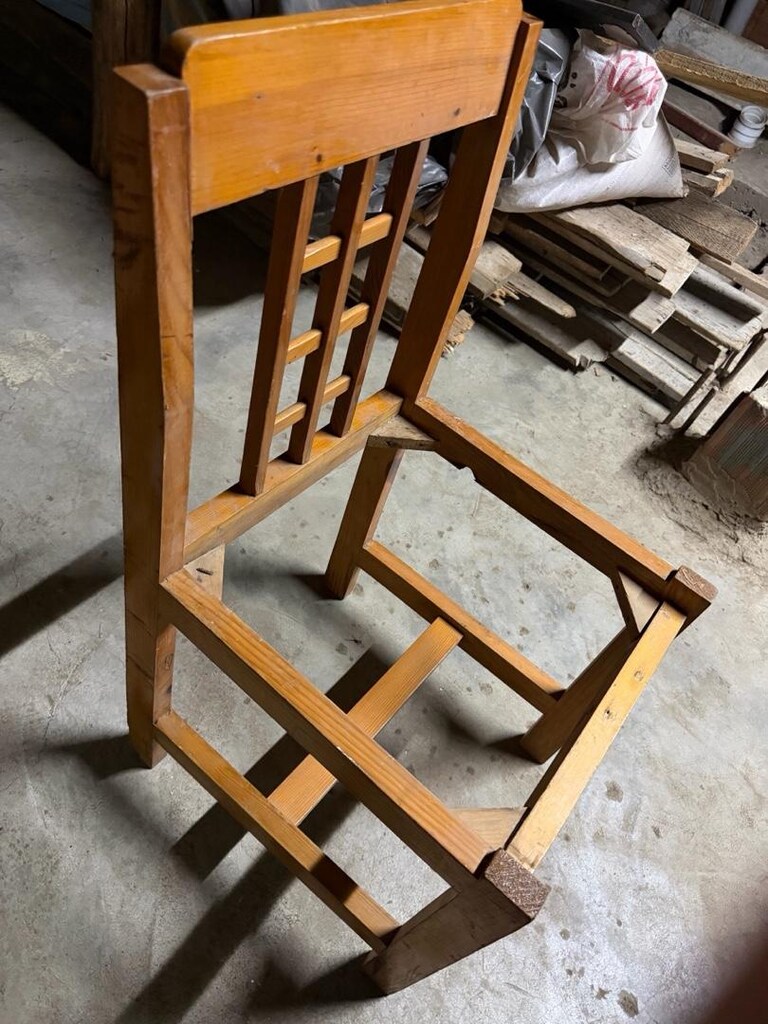 8 adet ağaç sandalye mindersiz ( 1980 model ) - 6