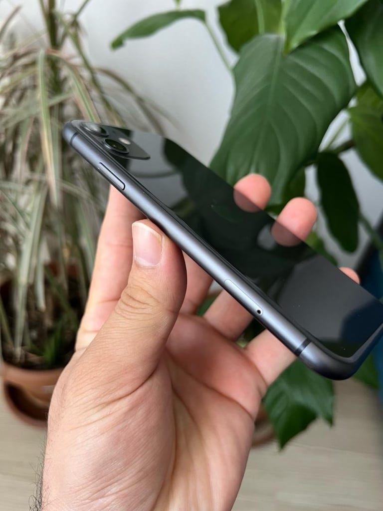 iPhone 11 64 GB % 83 Türkiye Cihazı - 9