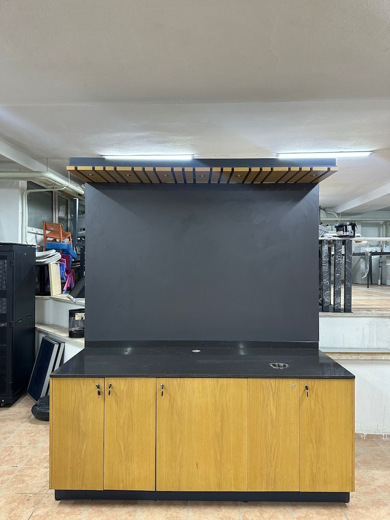 KLAS OFİS ÜSKÜDAR 200x80x242 cm MERMER TEZGÂHLI BANKO İKİNCİ EL