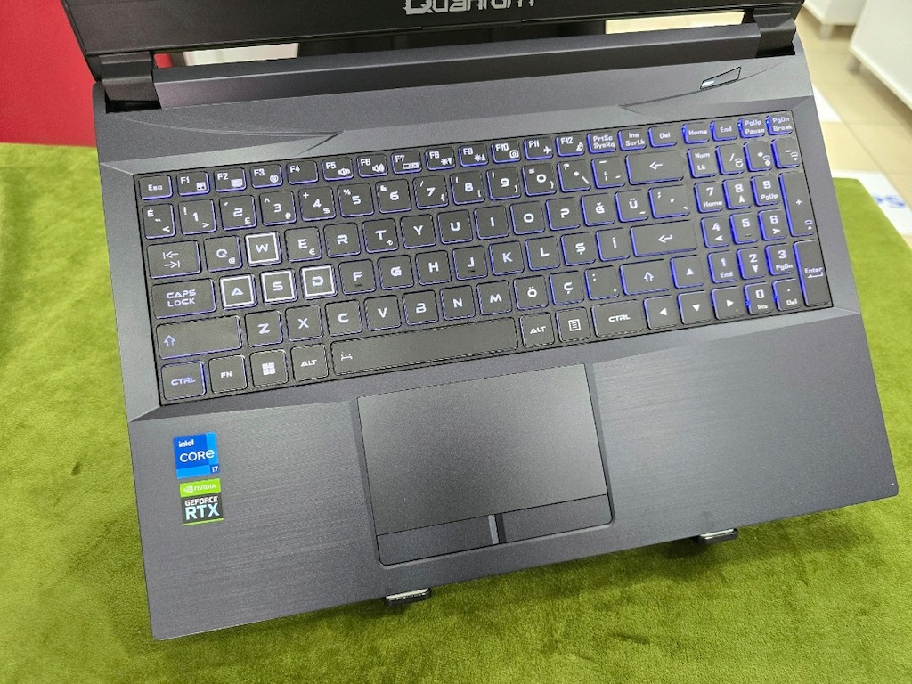 QUANTUM CWE15IAR GAMING LAPTOP İŞLEMCİ: Intel Core i7-11800H 11. - 16
