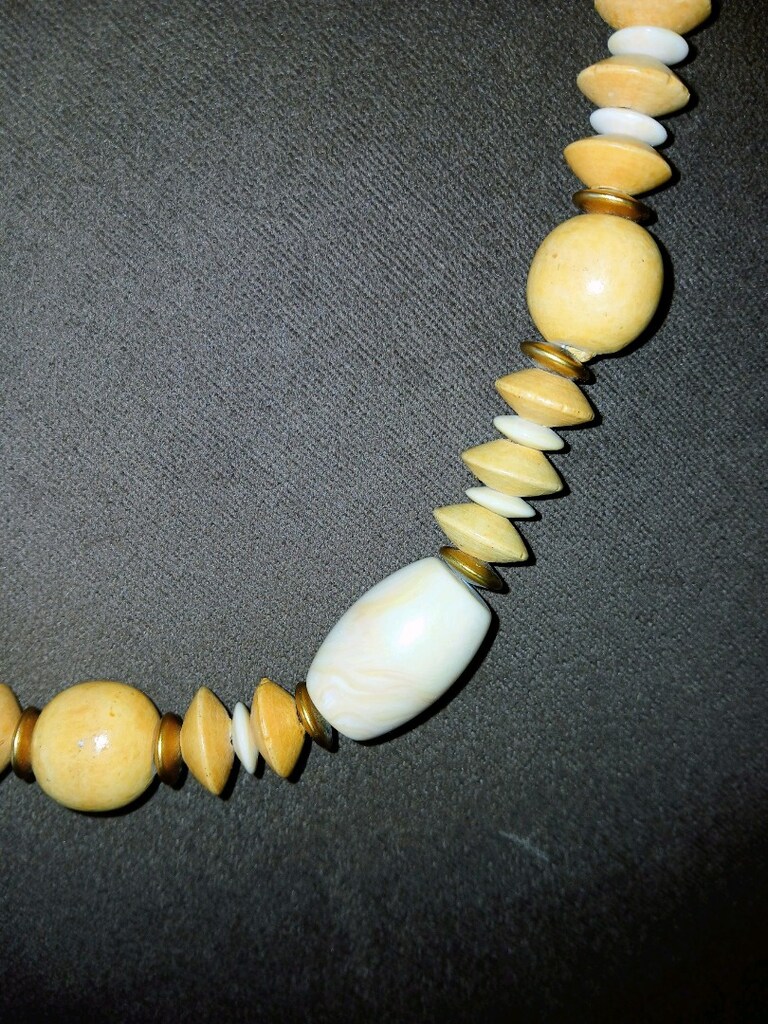AHŞAP KOLYE - 2