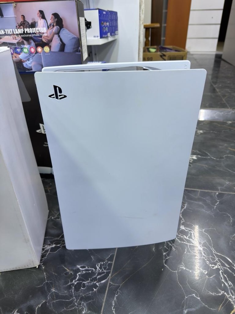 PLAYSTATION 5 - 5
