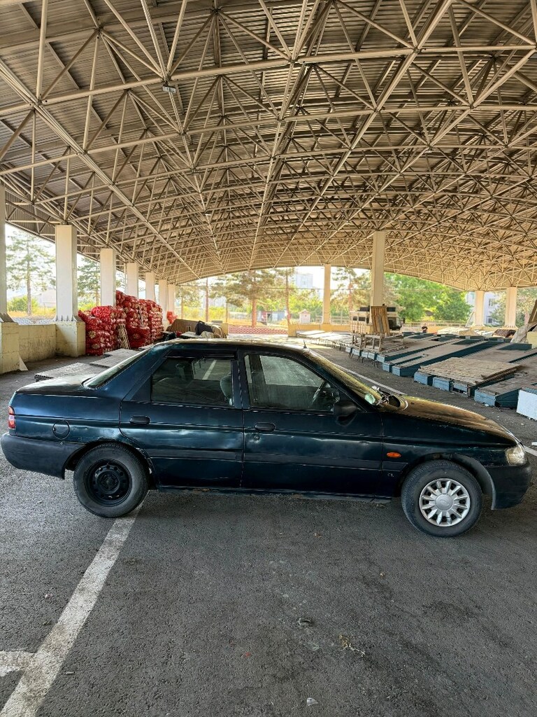 Değişensiz Ford Escort CL - 6