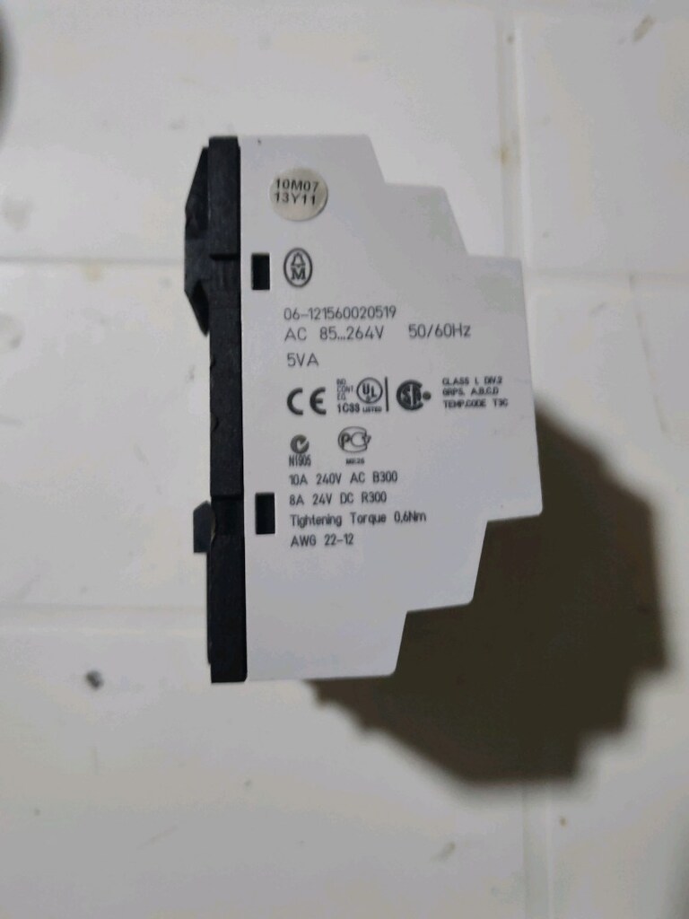 Moeller Easy 512-AC-R programlanabilir kontrol rölesidir - 2