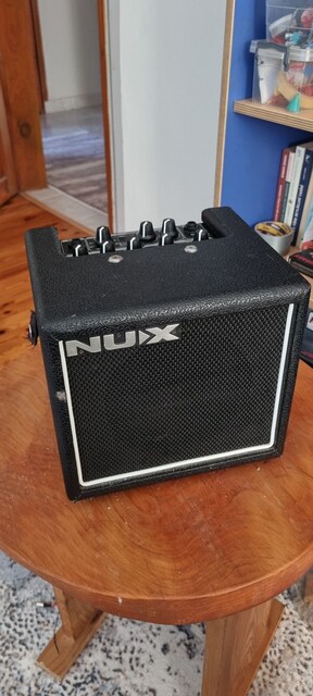 Nux amfi