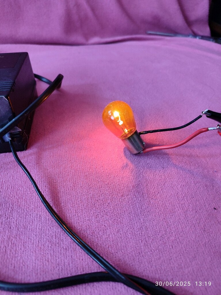 sabit8.5v 2 amper voltmetreki adaptör 450tl - 6