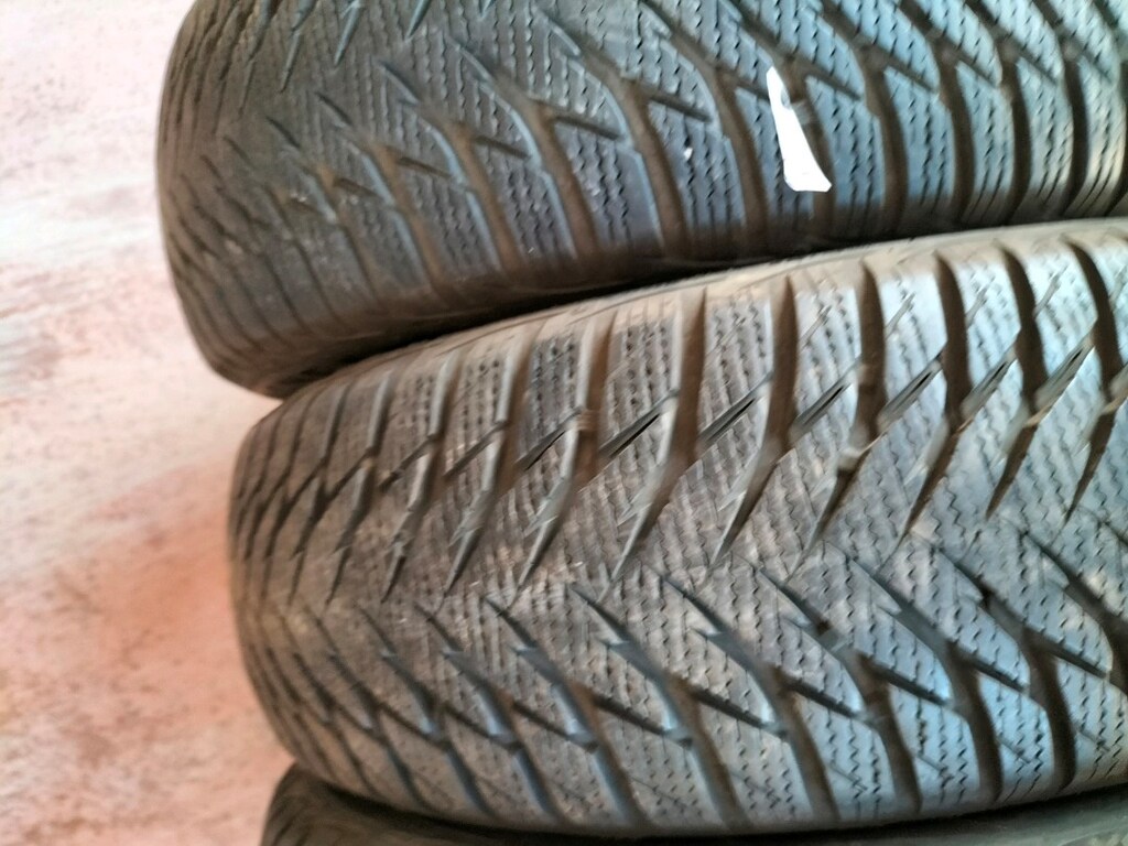 4adet çıkma lastikler 195/60 r16C sıfır gibi lastikler - 4