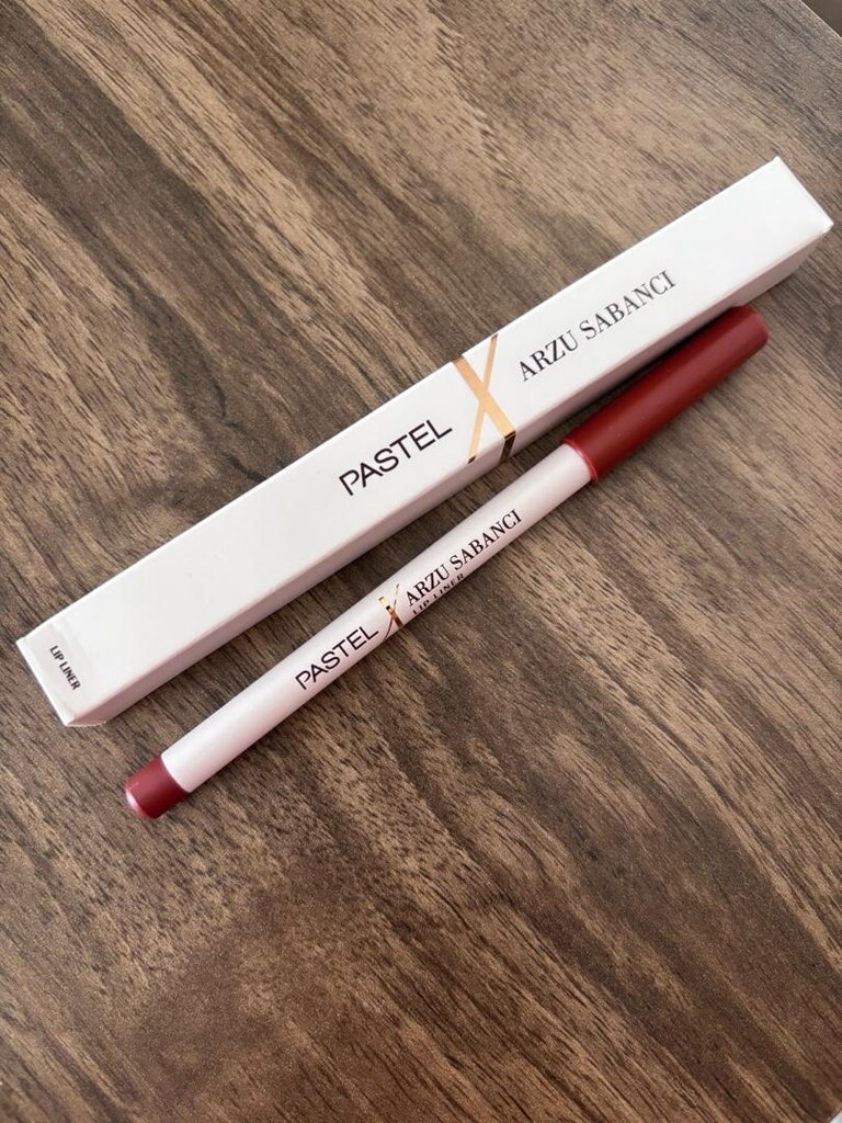 pastel arzu Sabancı lip liner - 2