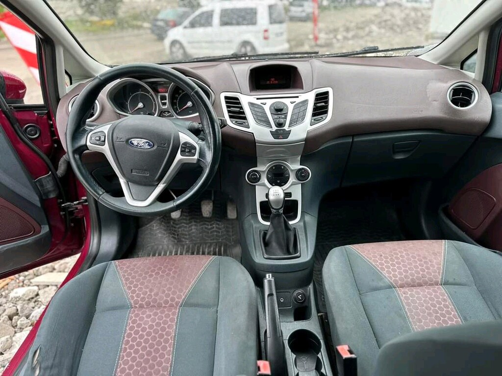 fiesta titanium - 3