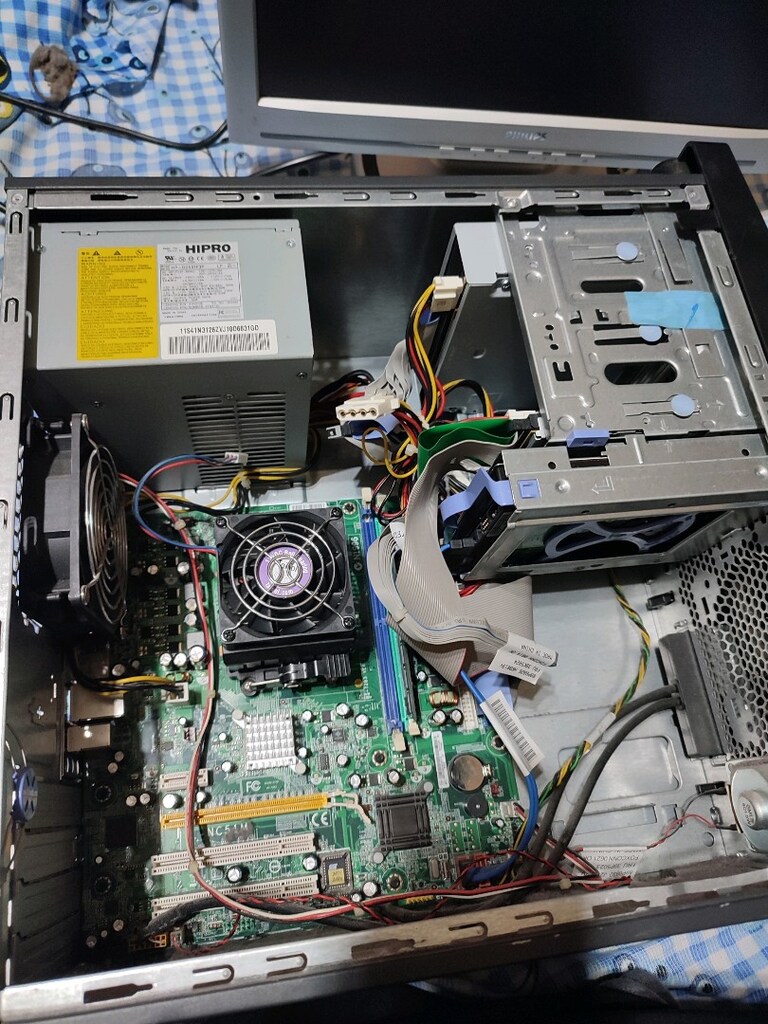 LENOVO MARKA IBM BİLGİSAYAR KASASI ARIZALI!!!! - 2