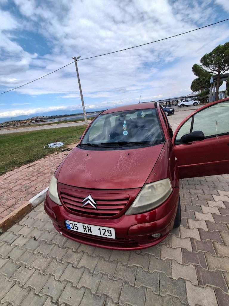 Kırmızı Citroen Araba - 11