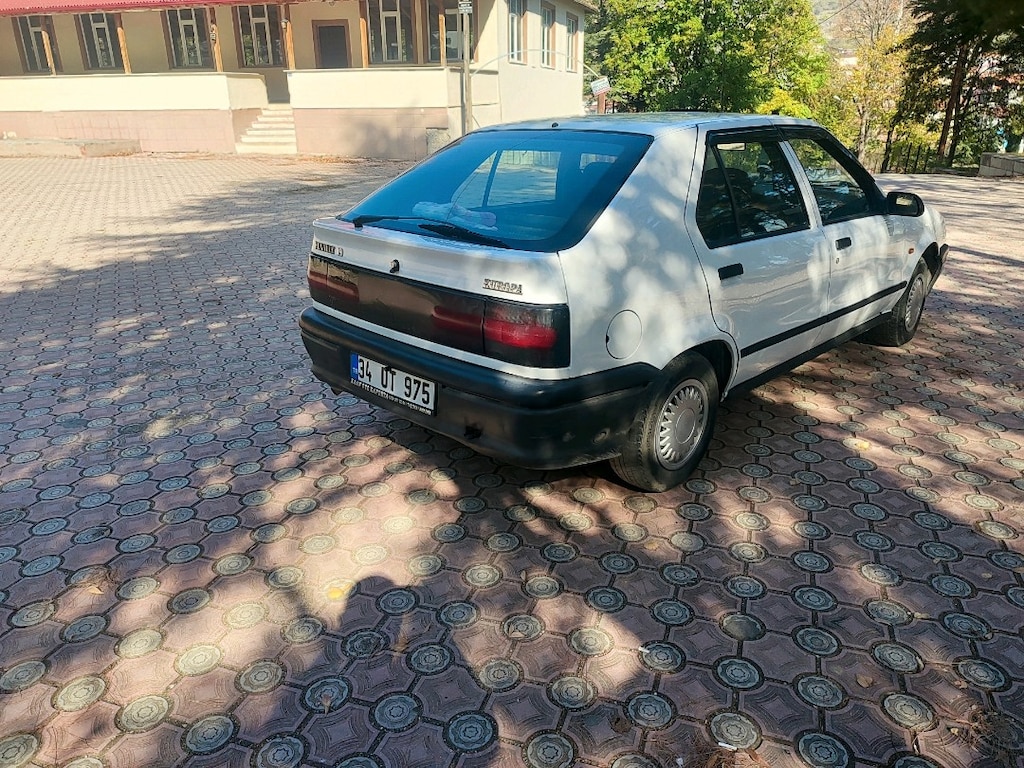 Acil son fiyat 230.000 Renault europa 19 1.4 RN 97 model temiz kacırma - 17