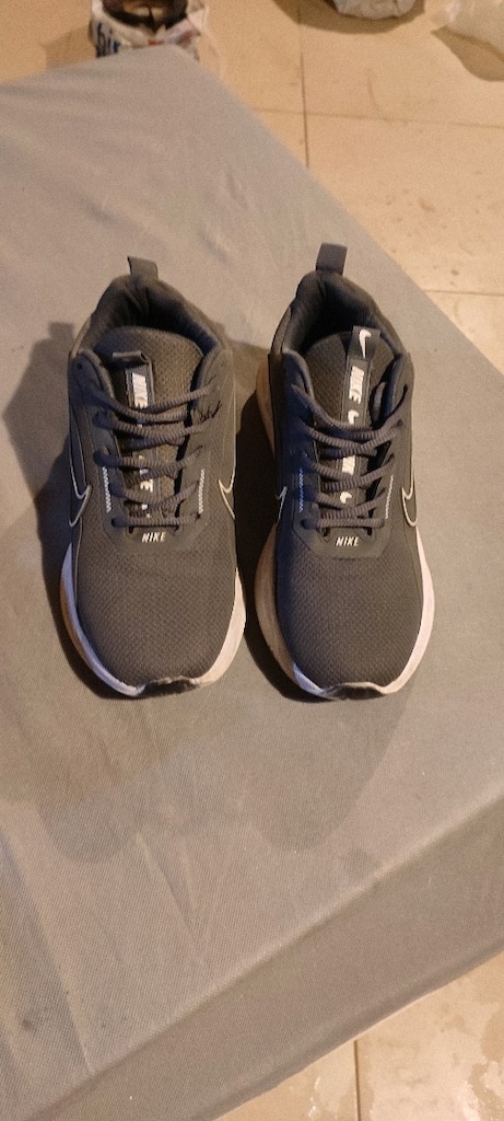orjinal Nike spor ayakkabı 42 numara - 2