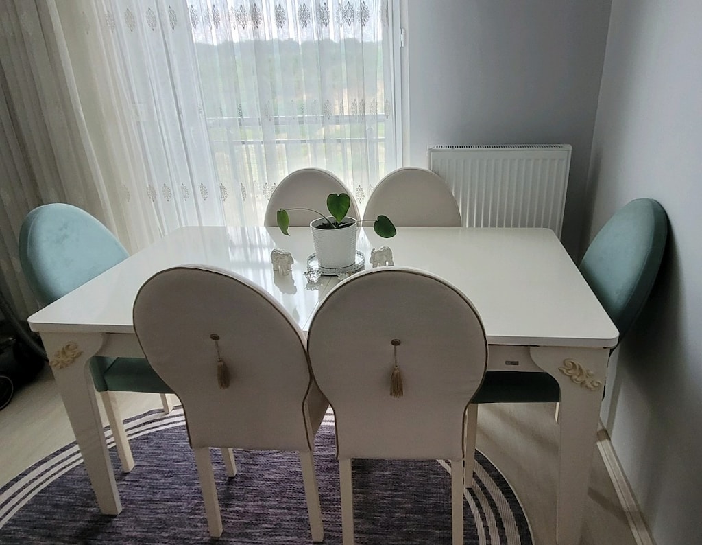 Kusursuz Temizlikte LED Aydınlatmalı Konsollu Yemek Odası Takımı - 7
