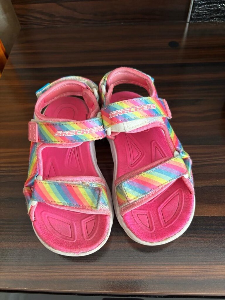 skechers kız çocuk sandalet