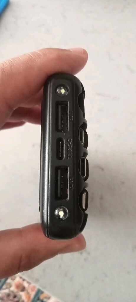 powerbank ACL marka sahibinden çok az kullanılmış - 2