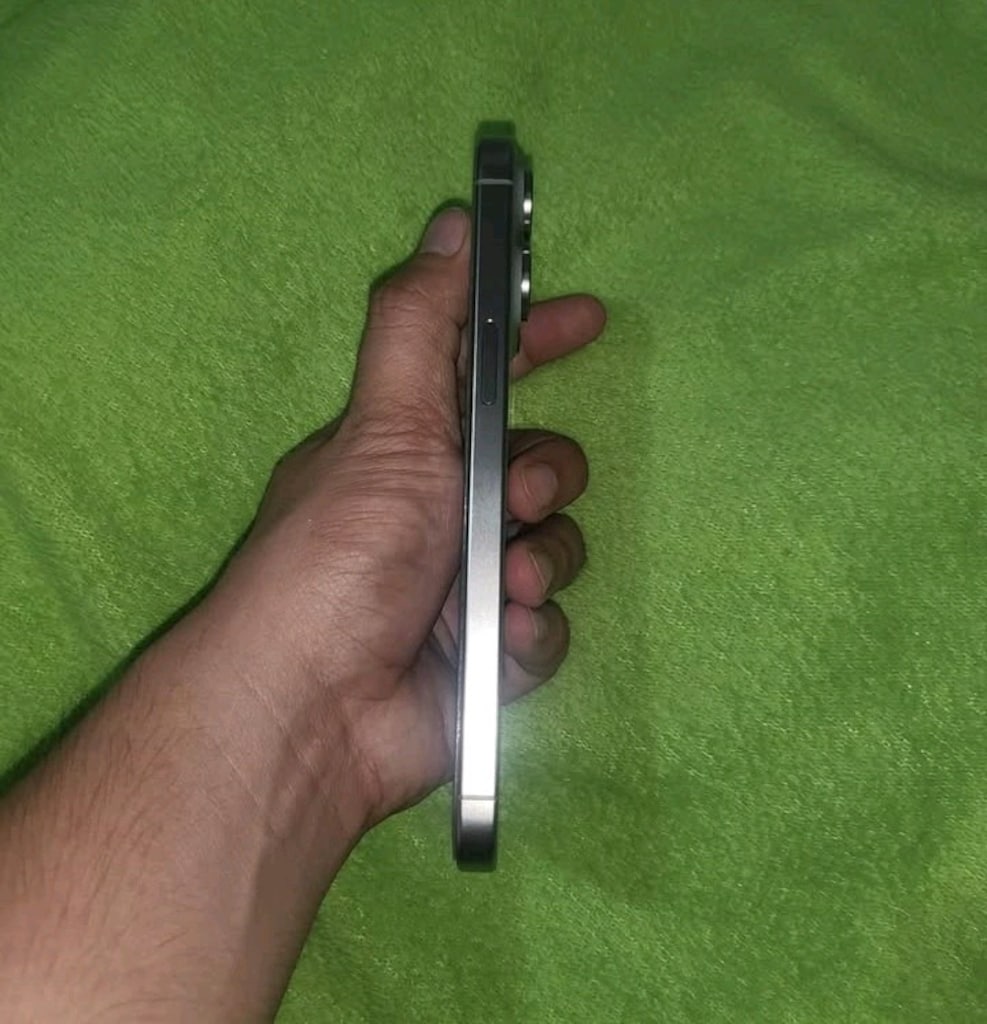İLK SAHİBİNDEN İPhone 15 PRO MAX - 4