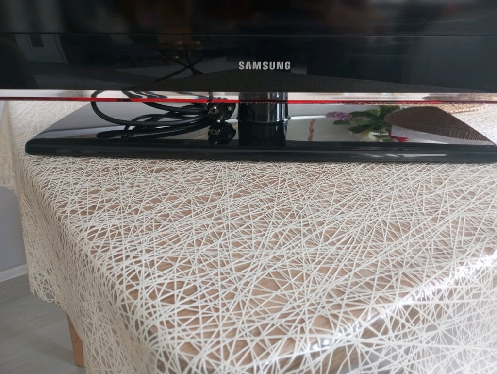 Samsung LE40B530P7W LCD TV - 4