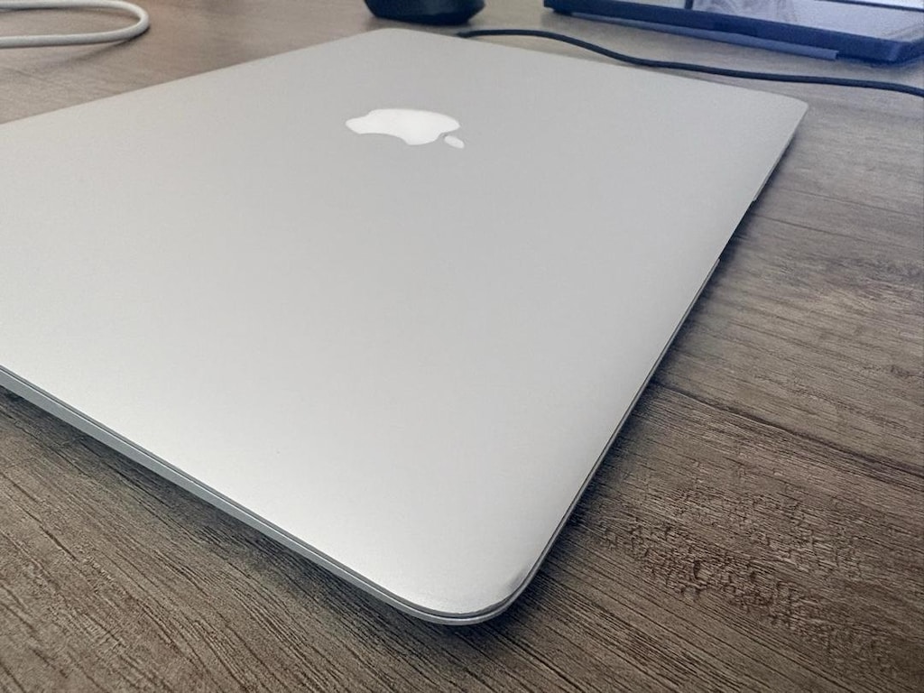 Apple Mac book Air A1466 model 500 gb yükseltilmiş ssd-2.2 ghz i7 iş. - 17