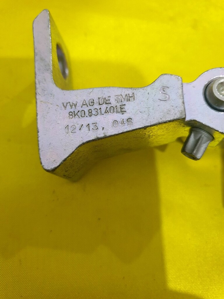 audi a4 sol arka kapı mentesesi üst 8k0831401e sıfır orjinal - 2