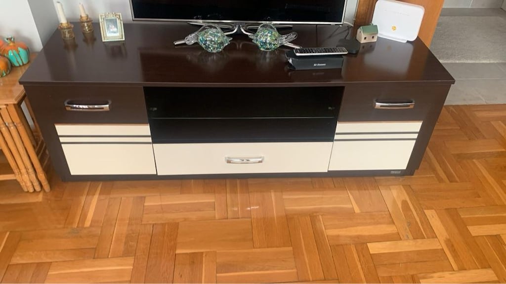 Mobilyalar her şey var fotoğraftakilerin hepsi
