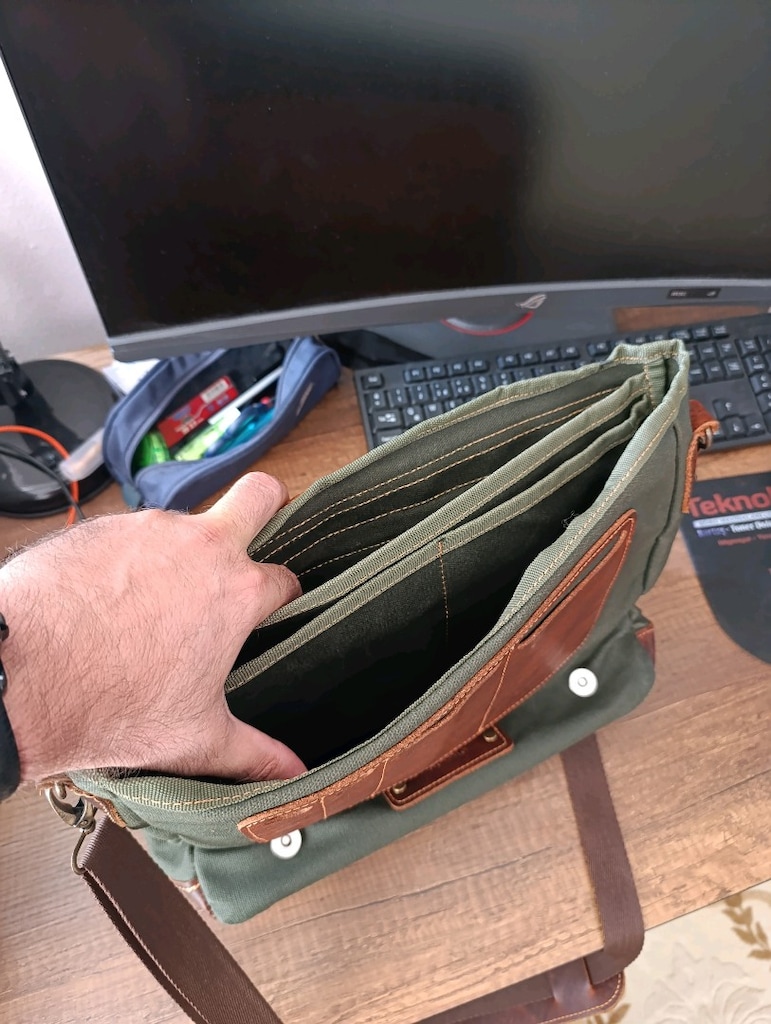 laptop ve evrak çantası - 2