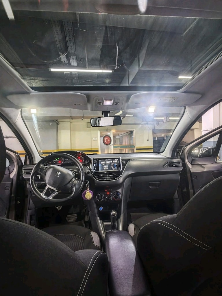 Peugeot 208 2015 MODEL CAM TAVANLI Tum ağır bakımları yapılmış temiz - 19