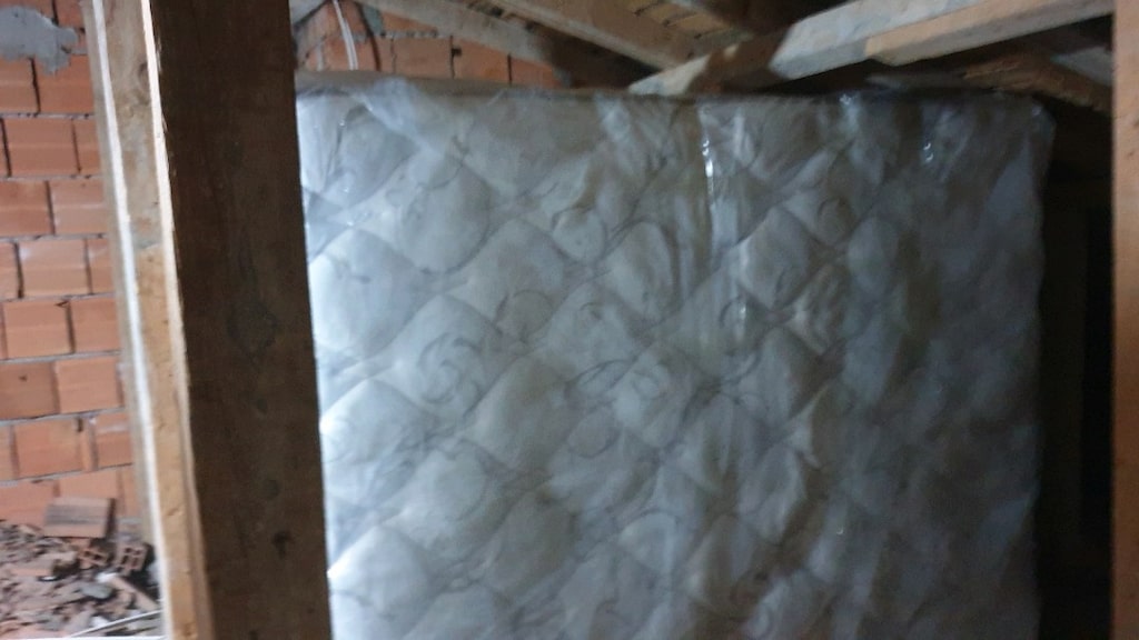yemek masası ve yatak - 9