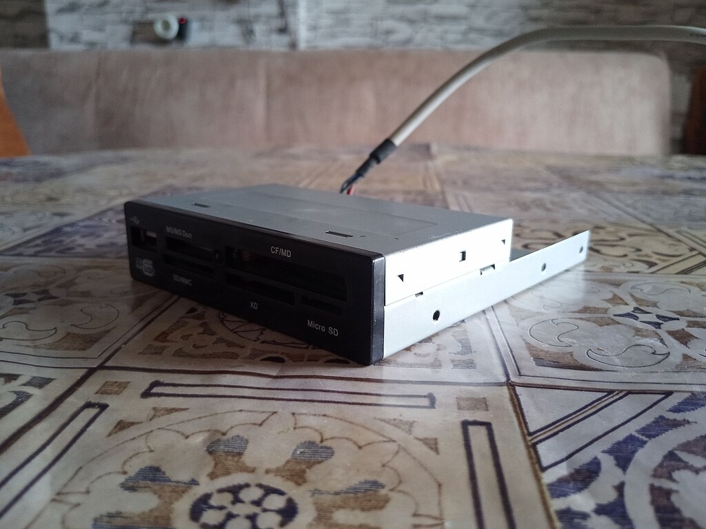 PC Kasa Tipi Bross 3.5'' USB Yuvalı Kart Okuyucu (PH-IRC-BC) - 4