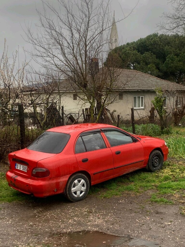 Hyundai accent - 12